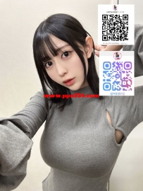 皮膚白皙、胸型渾圓飽滿、腰部纖細、比例剛剛好，用她...